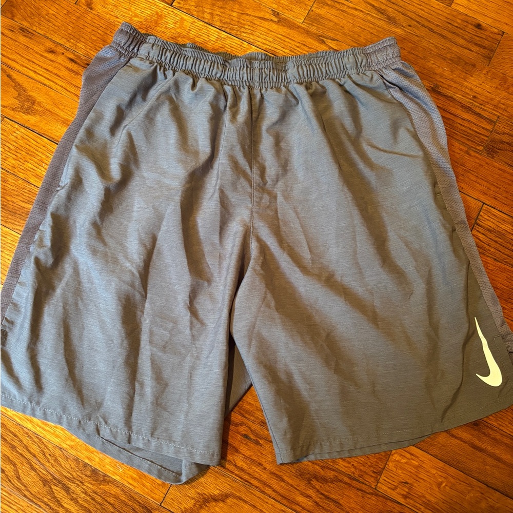 Men’s nike shorts 7”